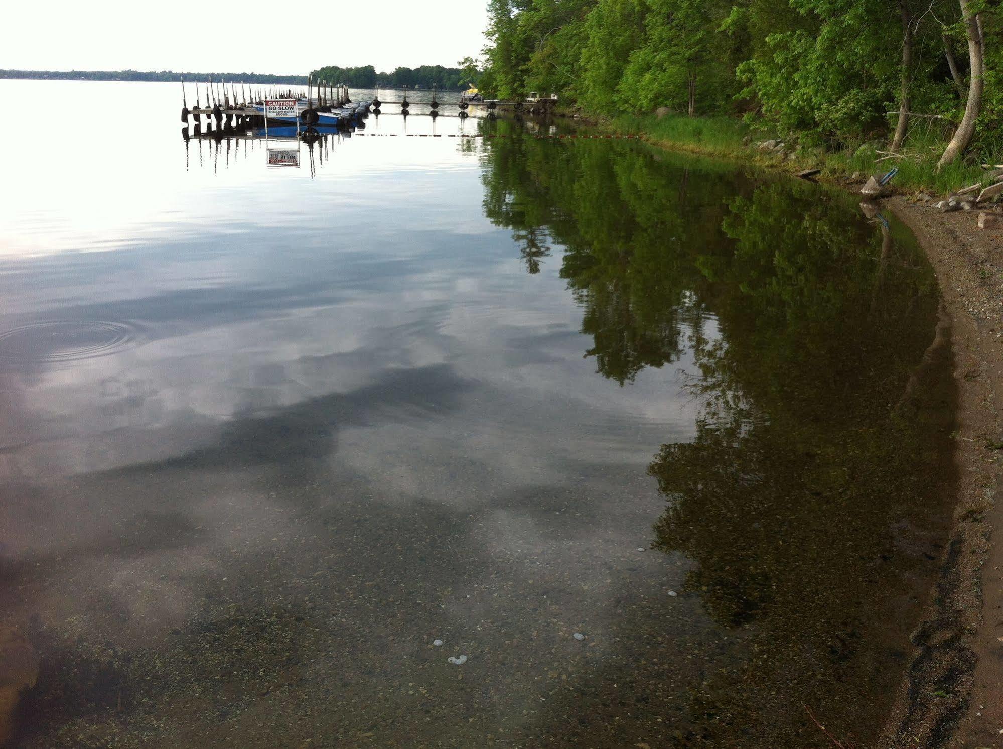 Lake Dalrymple Resort Lagoon City 외부 사진